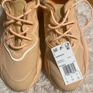 Brand new Adidas Ozweego 5.5